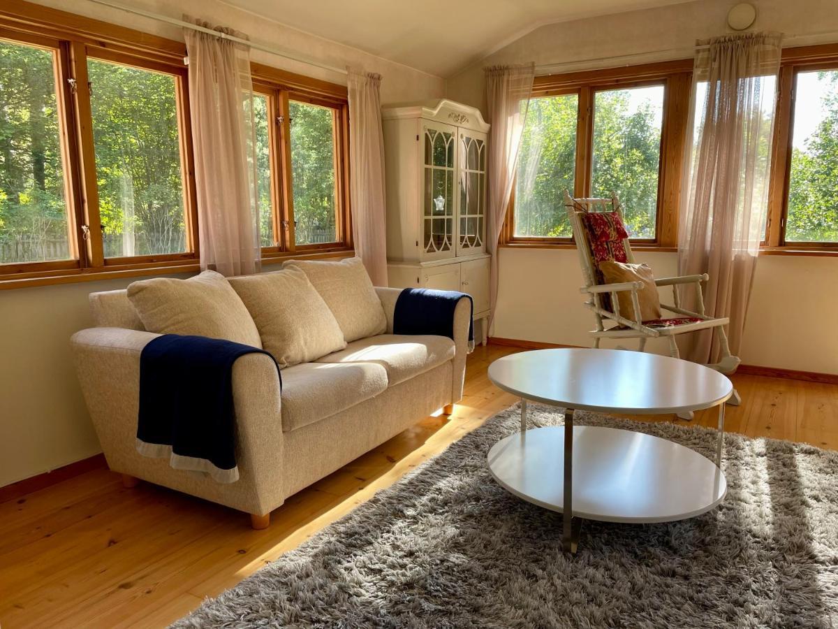 Sjoenaera Stuga Norrtälje Extérieur photo