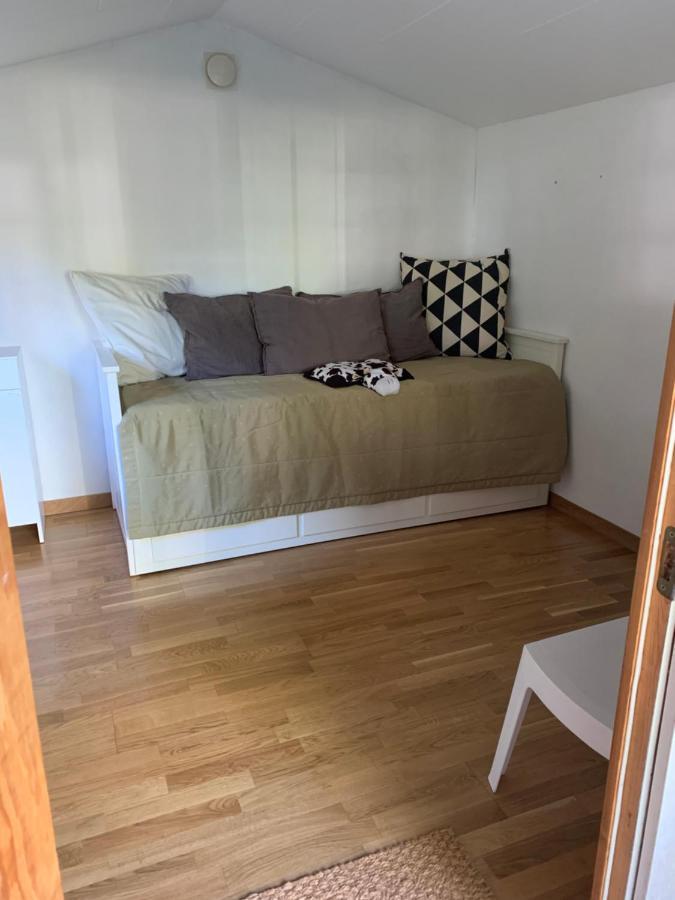 Sjoenaera Stuga Norrtälje Extérieur photo
